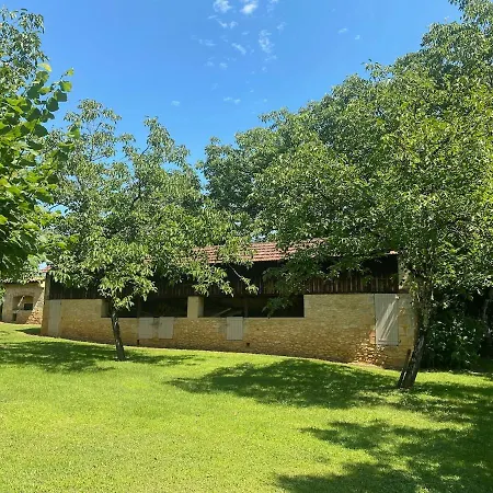 Semesterbostad 4-bedroom With Pool In Lot *